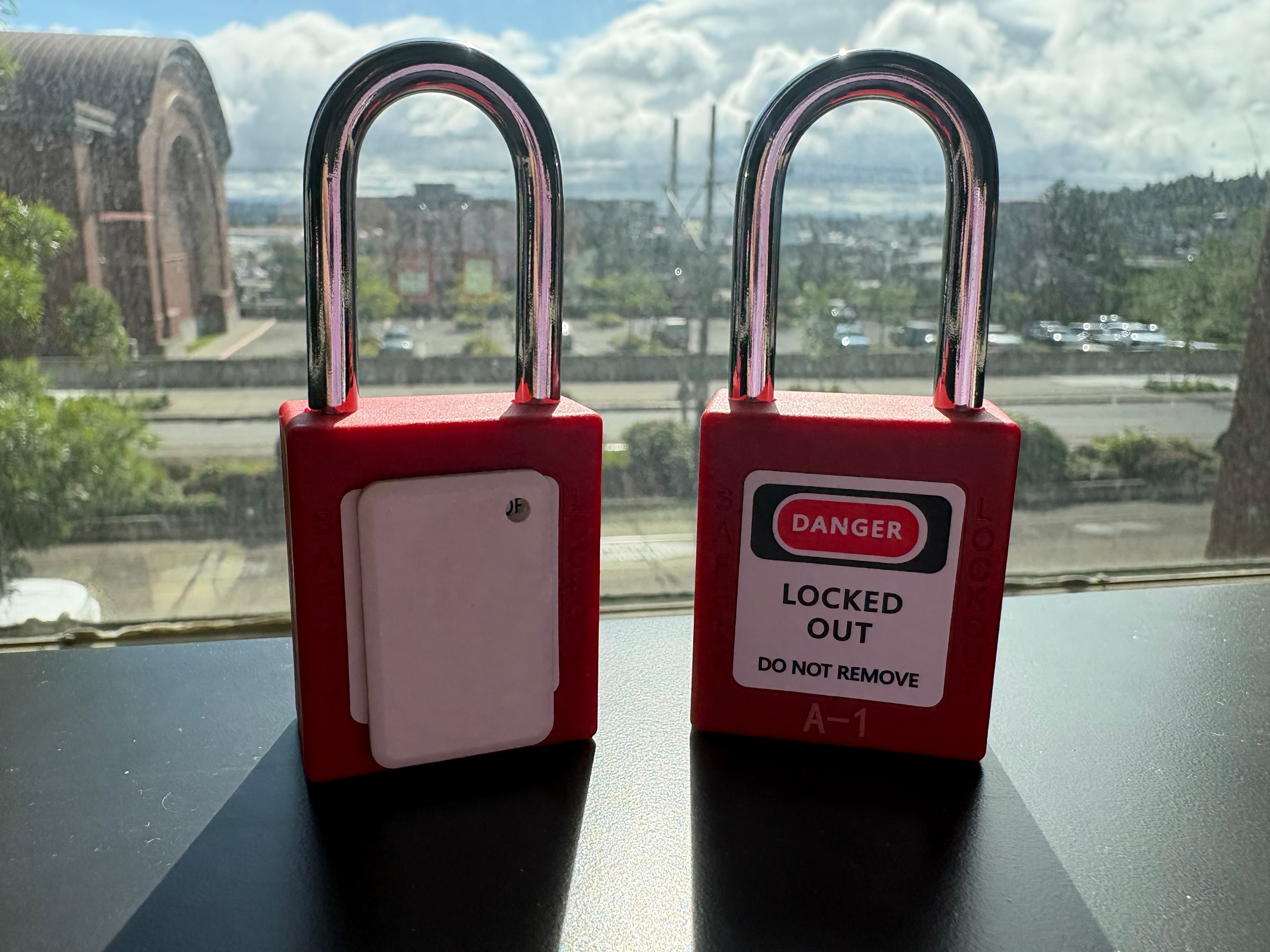 Device on lock